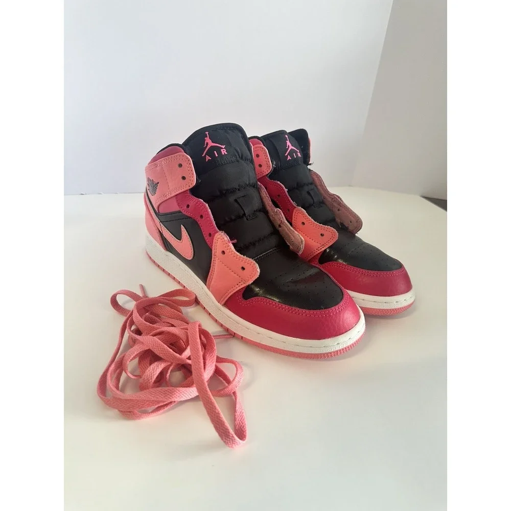 Jordan 1 Mid Pinksicle Black White Pink Sneakers 554725-662 Mens 6Y Womens 7.5